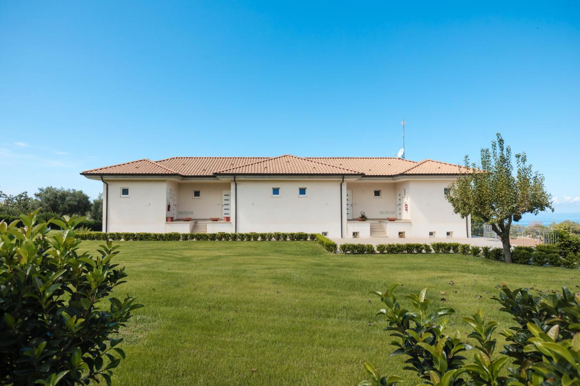 Villa Eirene Ricadi Eksteriør bilde