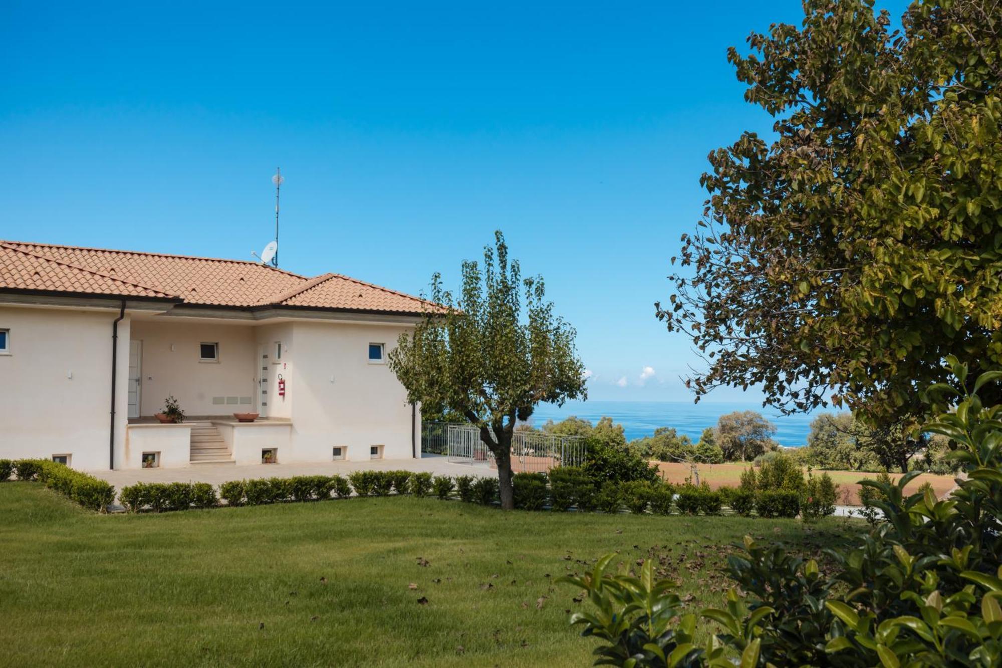 Villa Eirene Ricadi Eksteriør bilde
